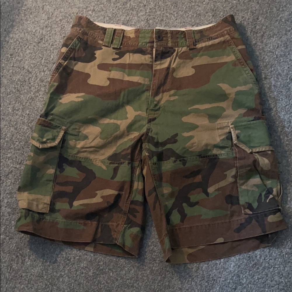 Mens Ralph Lauren Camo Shorts. Size: 35